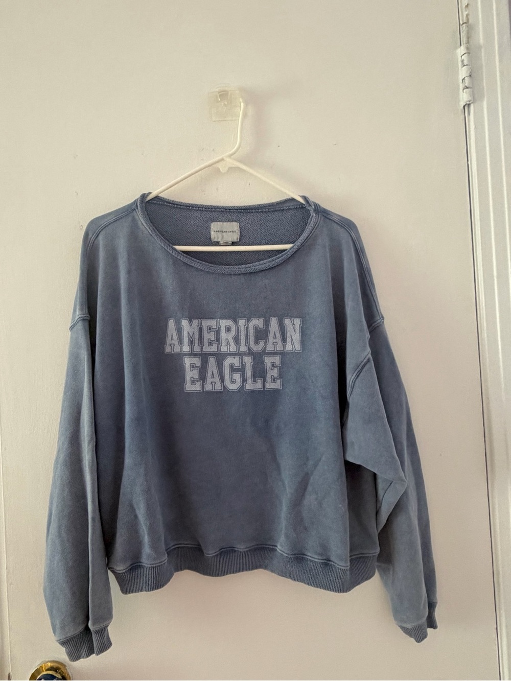 American Eagle Outfitters Women's Blue Crewneck Sweatshirt